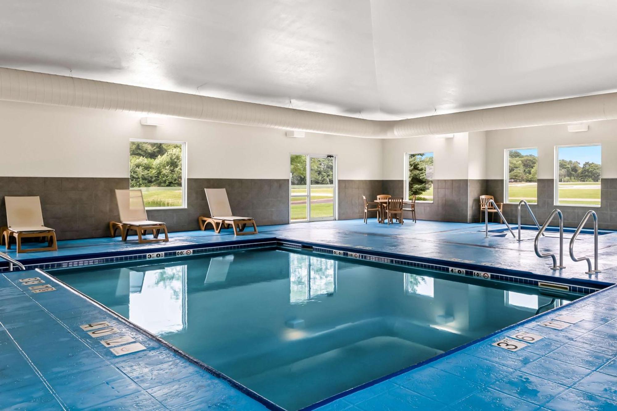 Best Western Legacy Inn & Suites Beloit/South Beloit Ngoại thất bức ảnh